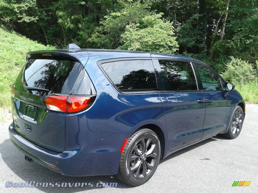 2020 Pacifica Touring - Jazz Blue Pearl / Black photo #6