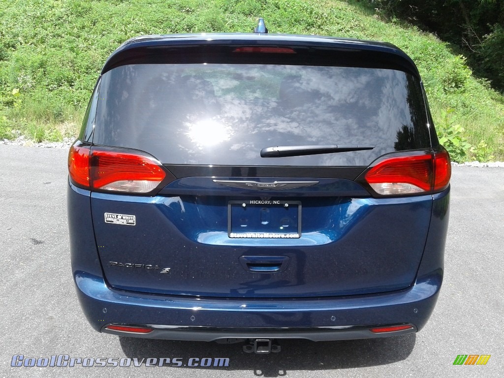 2020 Pacifica Touring - Jazz Blue Pearl / Black photo #7