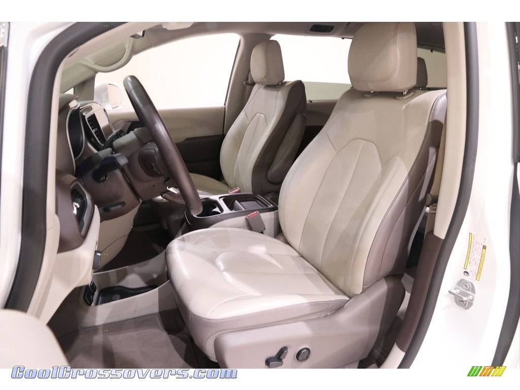 2018 Pacifica Touring L - Bright White / Cognac/Alloy/Toffee photo #5