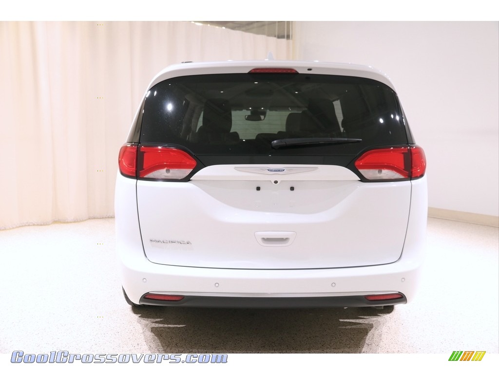 2018 Pacifica Touring L - Bright White / Cognac/Alloy/Toffee photo #20