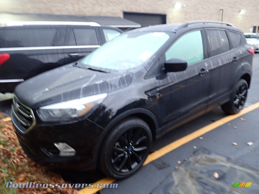 Agate Black / Chromite Gray/Charcoal Black Ford Escape SE 4WD