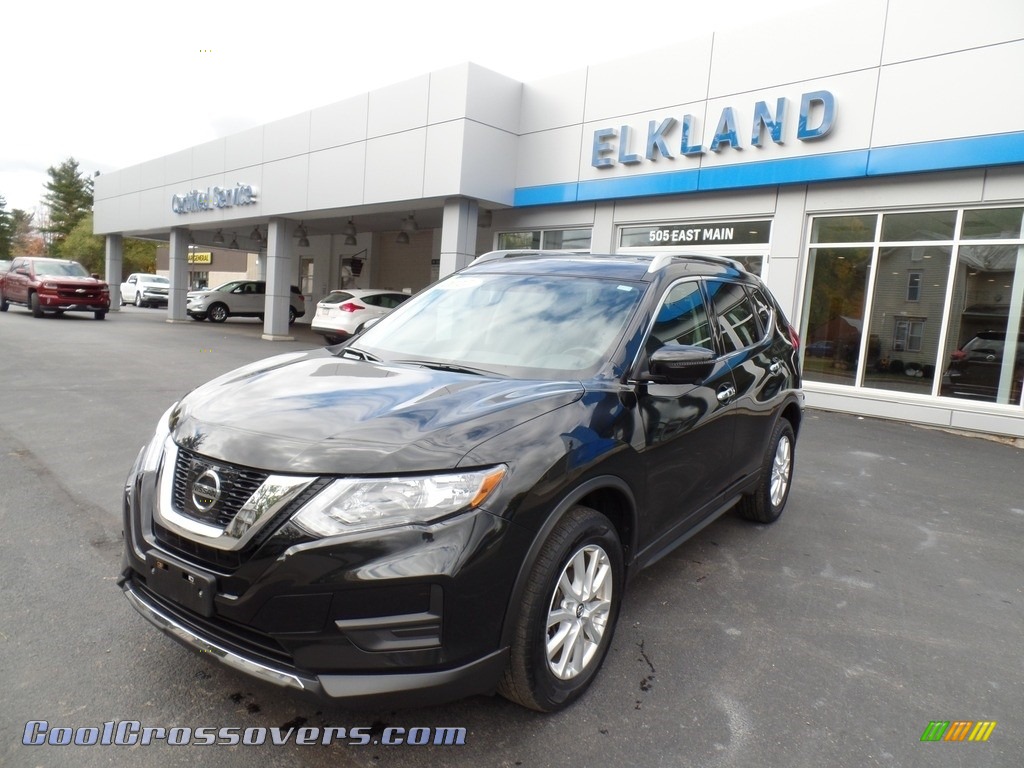 2017 Rogue SV AWD - Magnetic Black / Charcoal photo #2