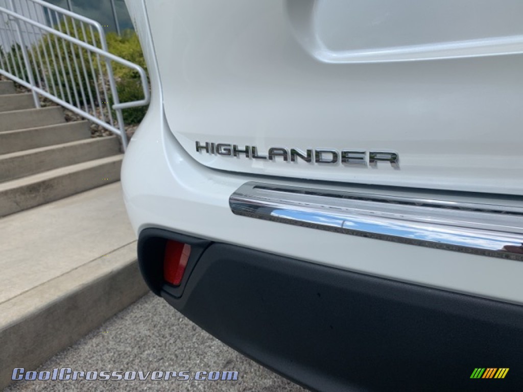 2021 Highlander XLE AWD - Blizzard White Pearl / Harvest Beige photo #32