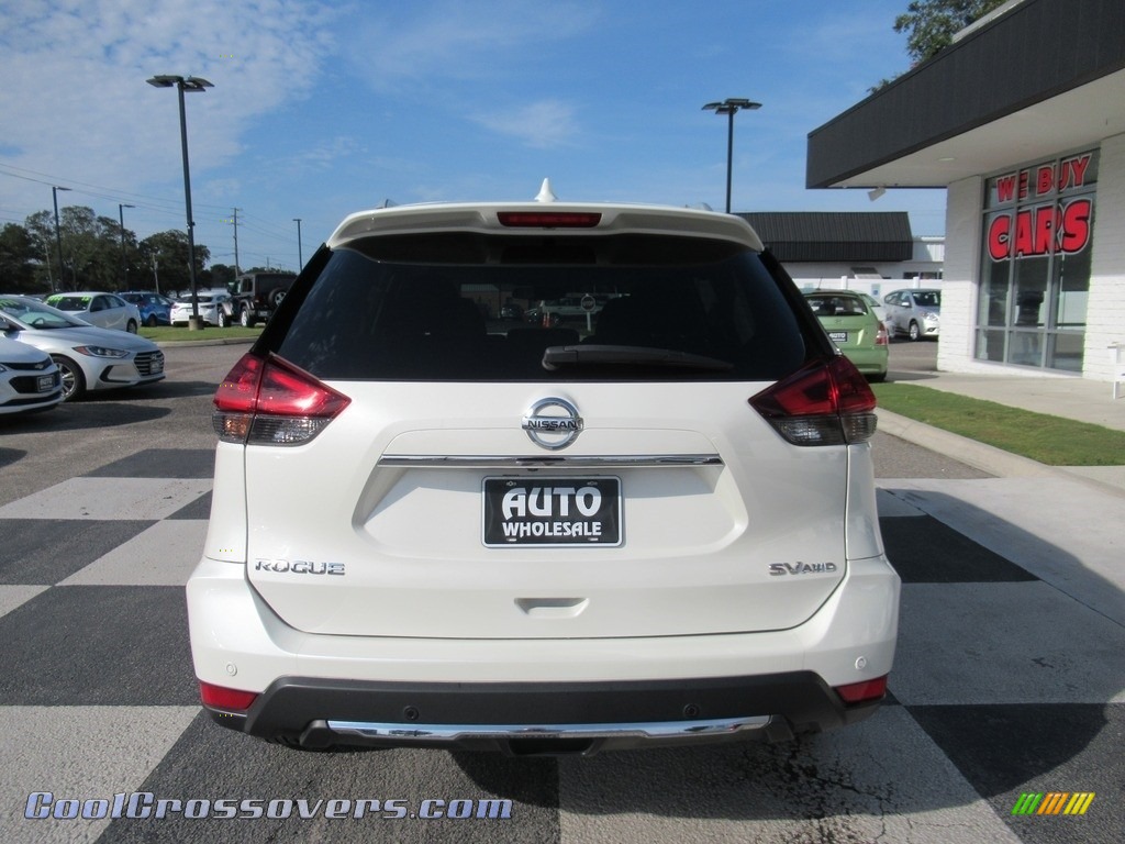 2019 Rogue SV AWD - Pearl White / Charcoal photo #4