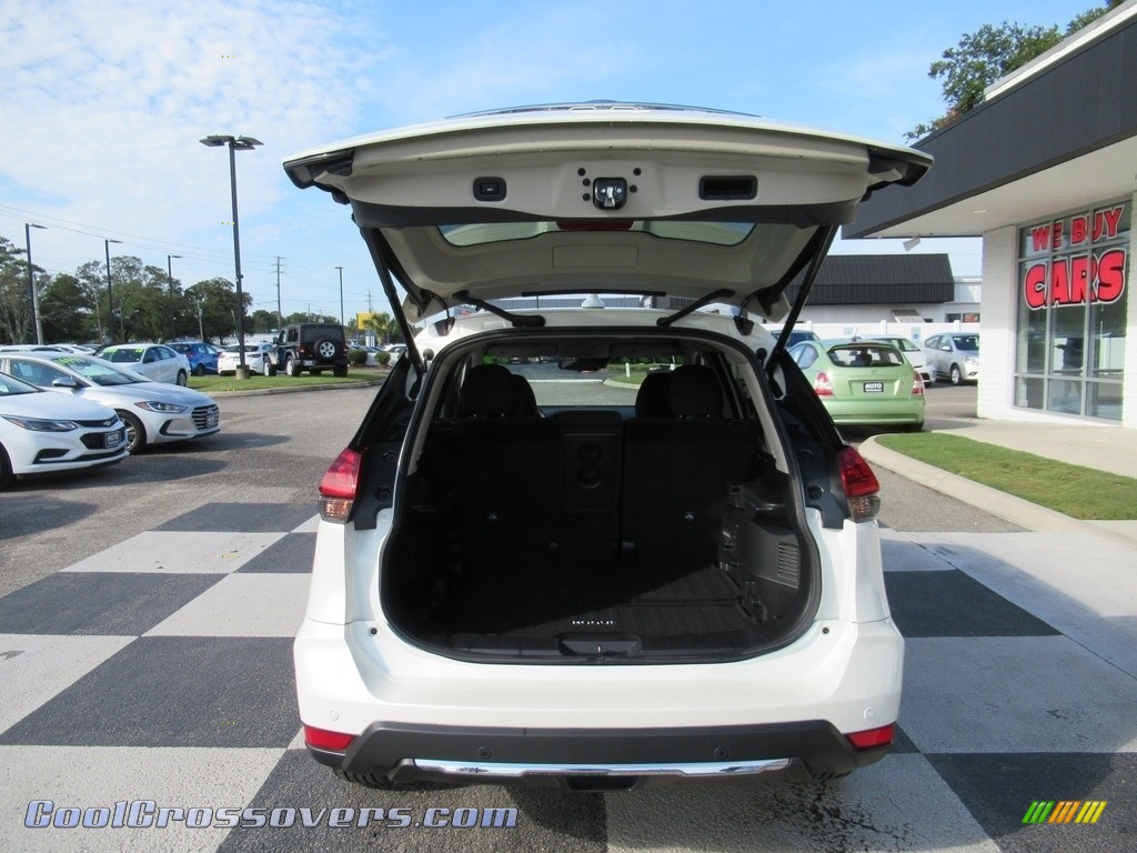 2019 Rogue SV AWD - Pearl White / Charcoal photo #5