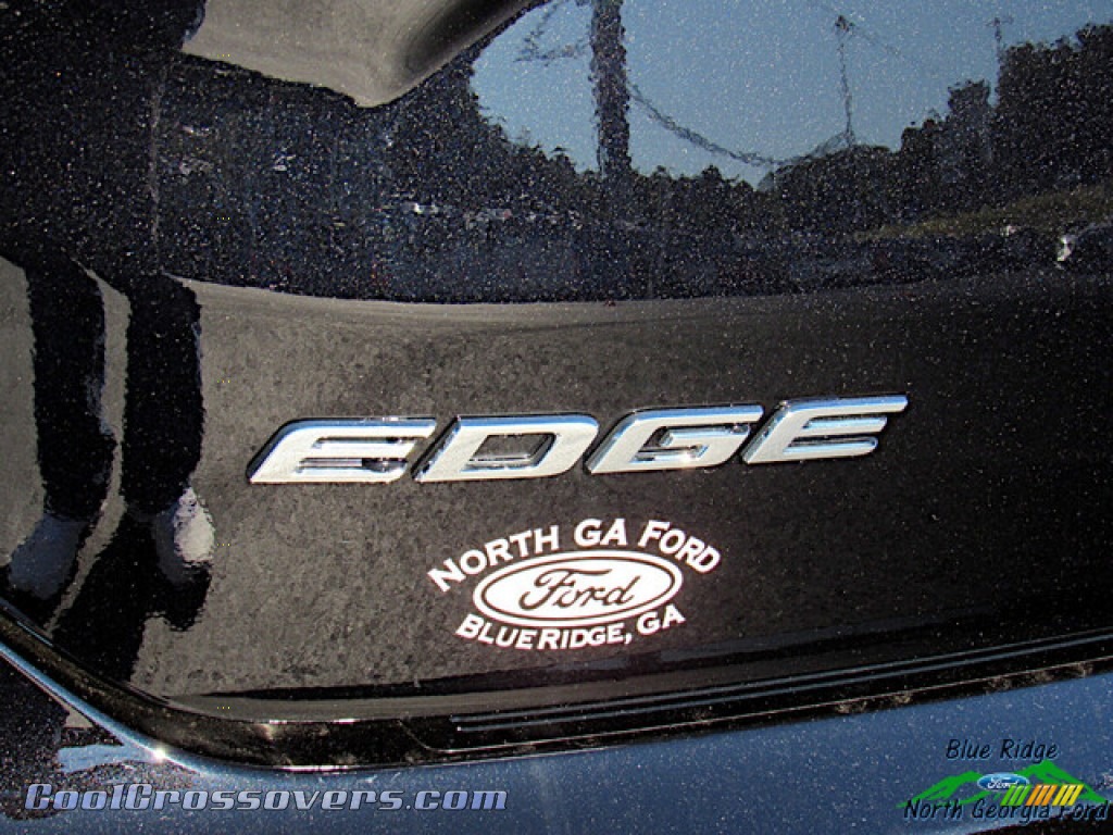 2020 Edge Titanium AWD - Agate Black / Soft Ceramic photo #28