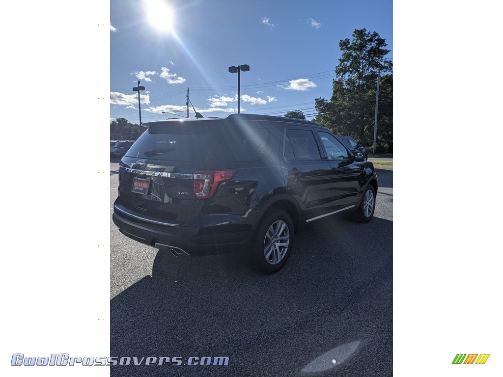 2018 Explorer XLT 4WD - Shadow Black / Ebony Black photo #5