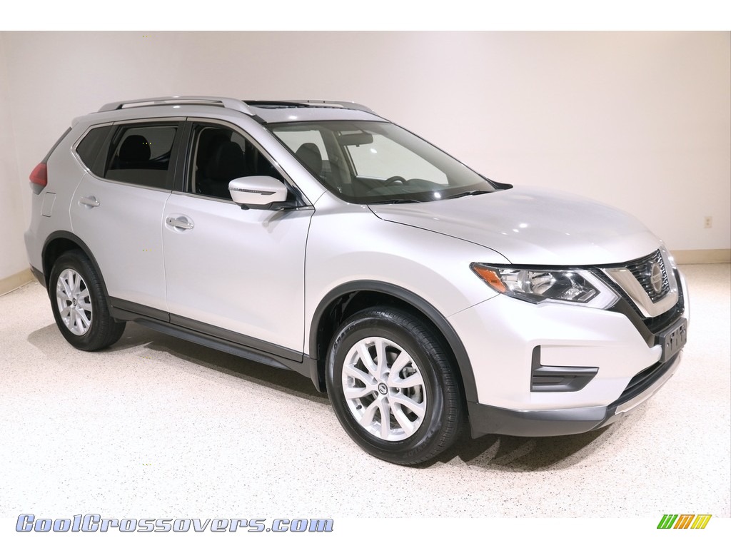 2018 Rogue SV AWD - Brilliant Silver / Charcoal photo #1