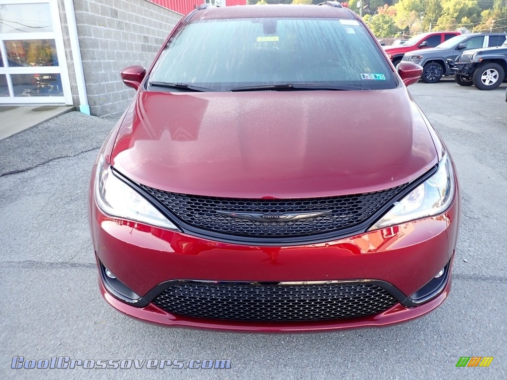 2020 Pacifica Touring L - Velvet Red Pearl / Black photo #9