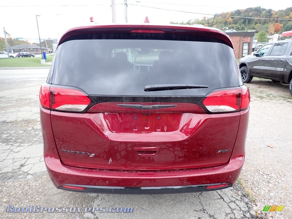 2020 Pacifica Launch Edition AWD - Velvet Red Pearl / Black photo #4