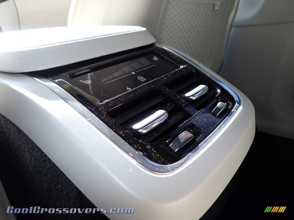 2020 XC90 T6 AWD Momentum - Crystal White Metallic / Blond photo #14