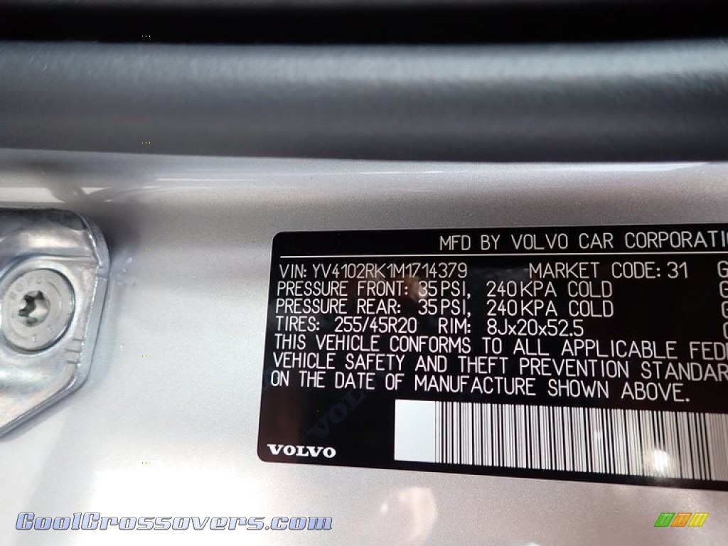 2021 XC60 T5 AWD Momentum - Bright Silver Metallic / Charcoal photo #11
