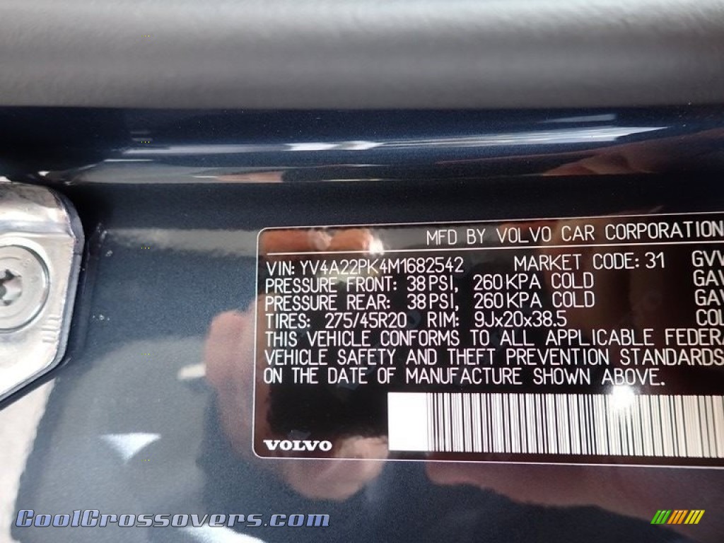 2021 XC90 T6 AWD Momentum - Denim Blue Metallic / Blonde/Charcoal photo #11
