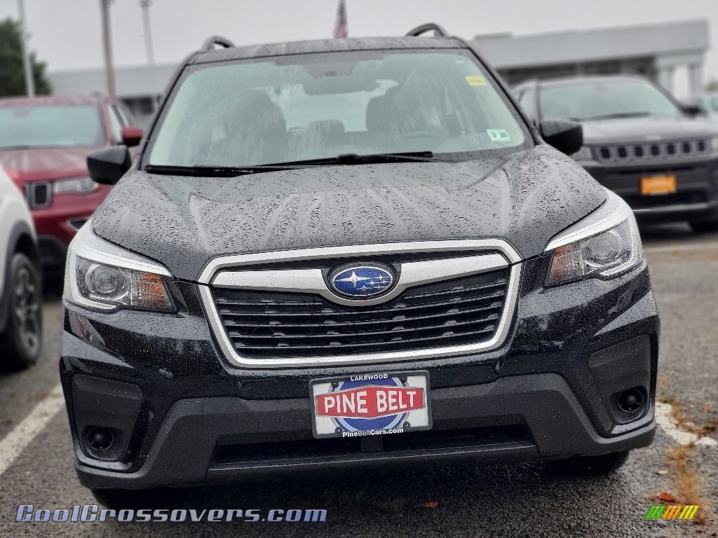 2020 Forester 2.5i - Crystal Black Silica / Gray photo #2