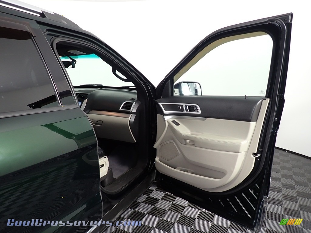 2013 Explorer XLT 4WD - Green Gem Metallic / Charcoal Black photo #32