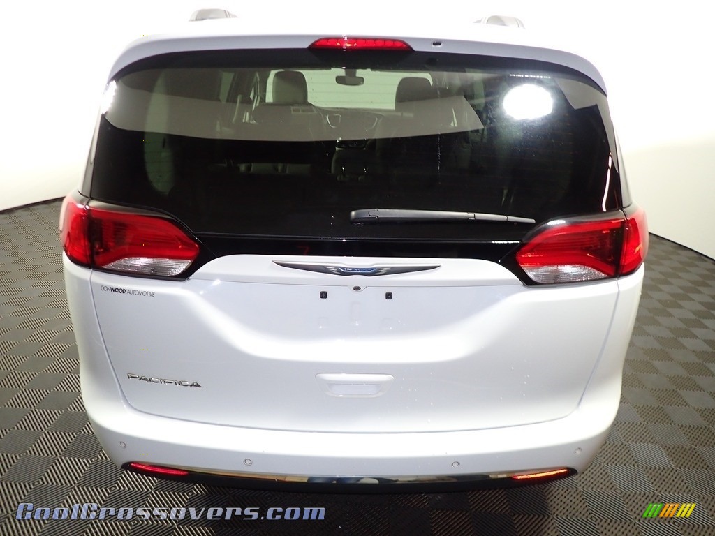 2018 Pacifica Touring L - Bright White / Cognac/Alloy/Toffee photo #11