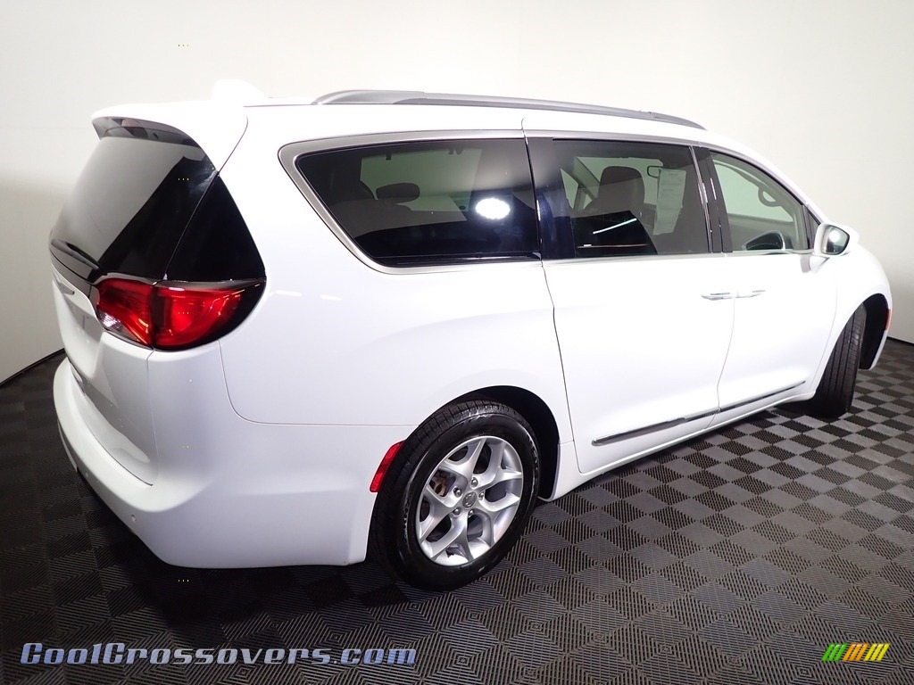 2018 Pacifica Touring L - Bright White / Cognac/Alloy/Toffee photo #16