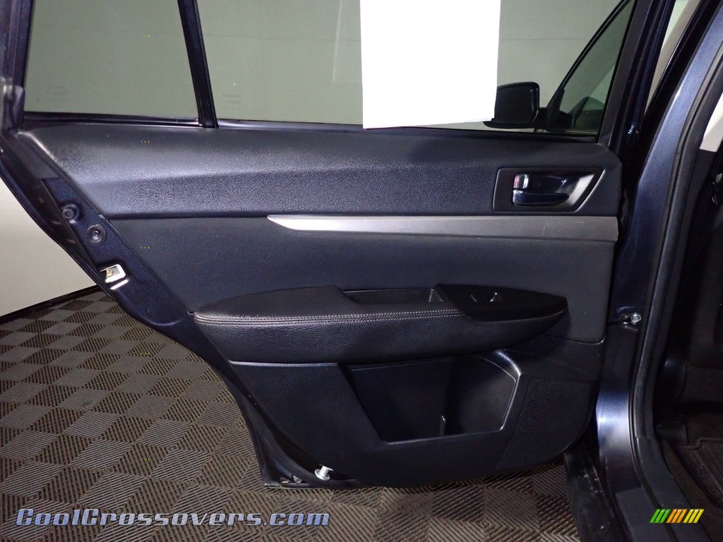 2011 Outback 2.5i Premium Wagon - Graphite Gray Metallic / Off Black photo #20