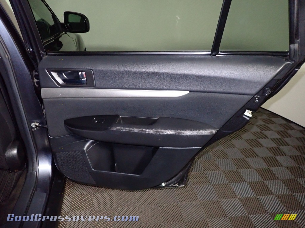 2011 Outback 2.5i Premium Wagon - Graphite Gray Metallic / Off Black photo #22