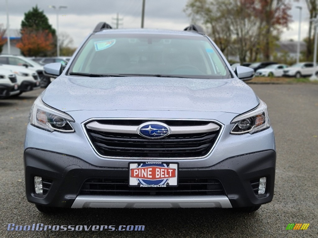 2021 Outback Limited XT - Ice Silver Metallic / Gray photo #3