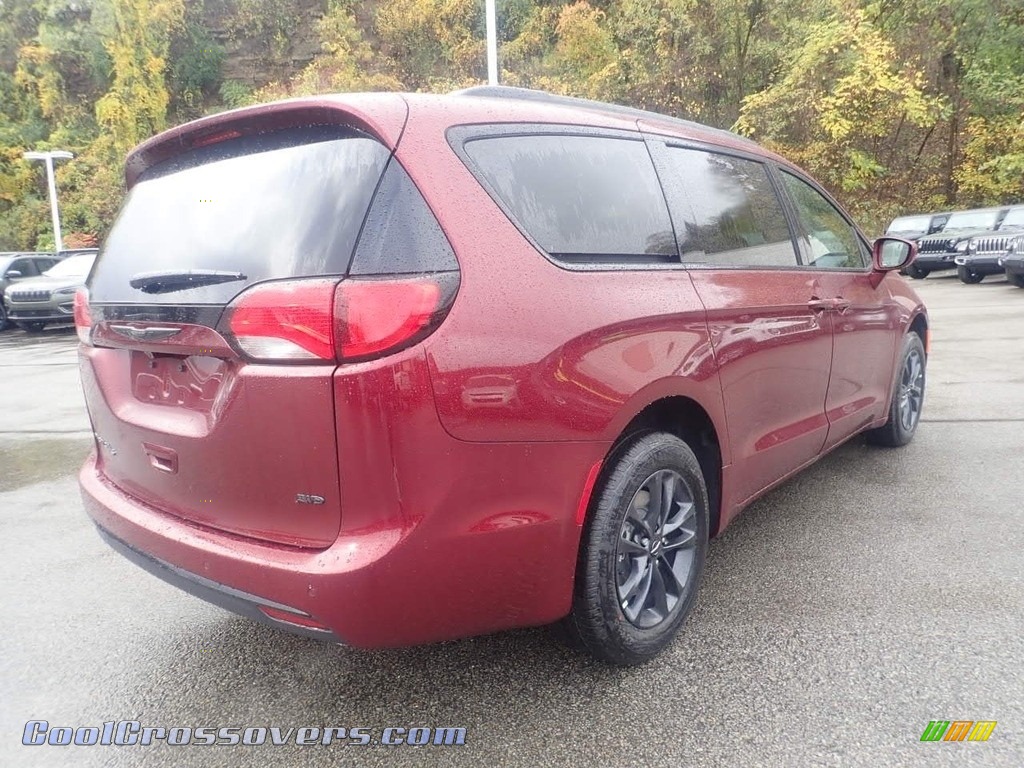 2020 Pacifica Launch Edition AWD - Velvet Red Pearl / Black photo #5