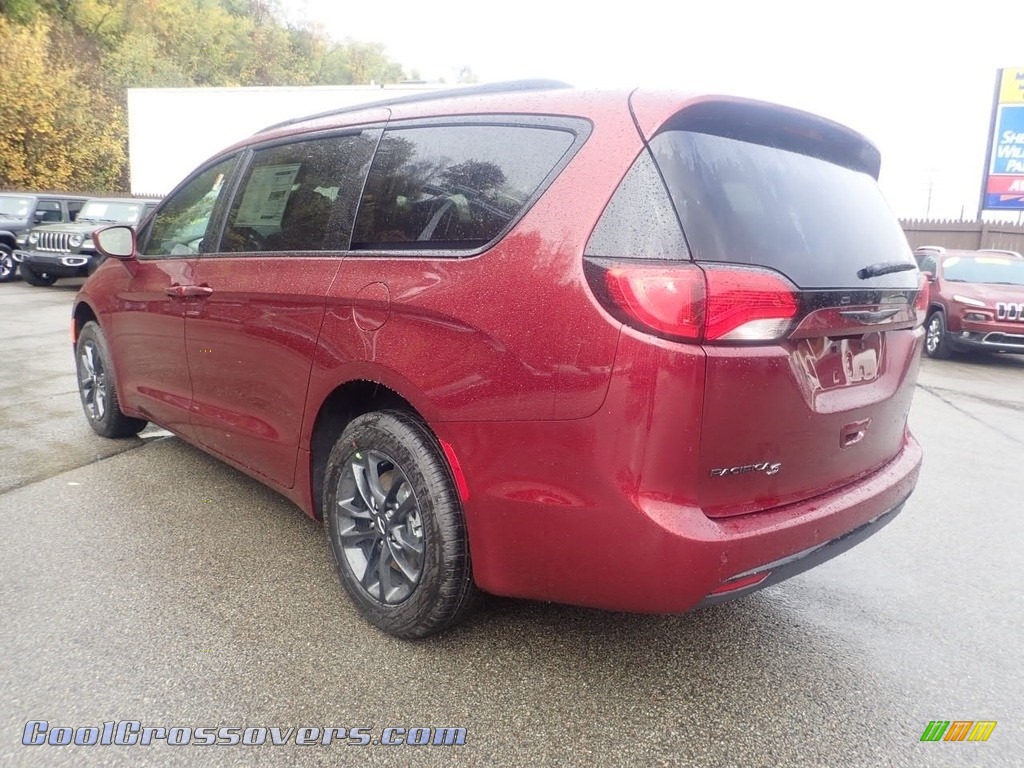 2020 Pacifica Launch Edition AWD - Velvet Red Pearl / Black photo #8