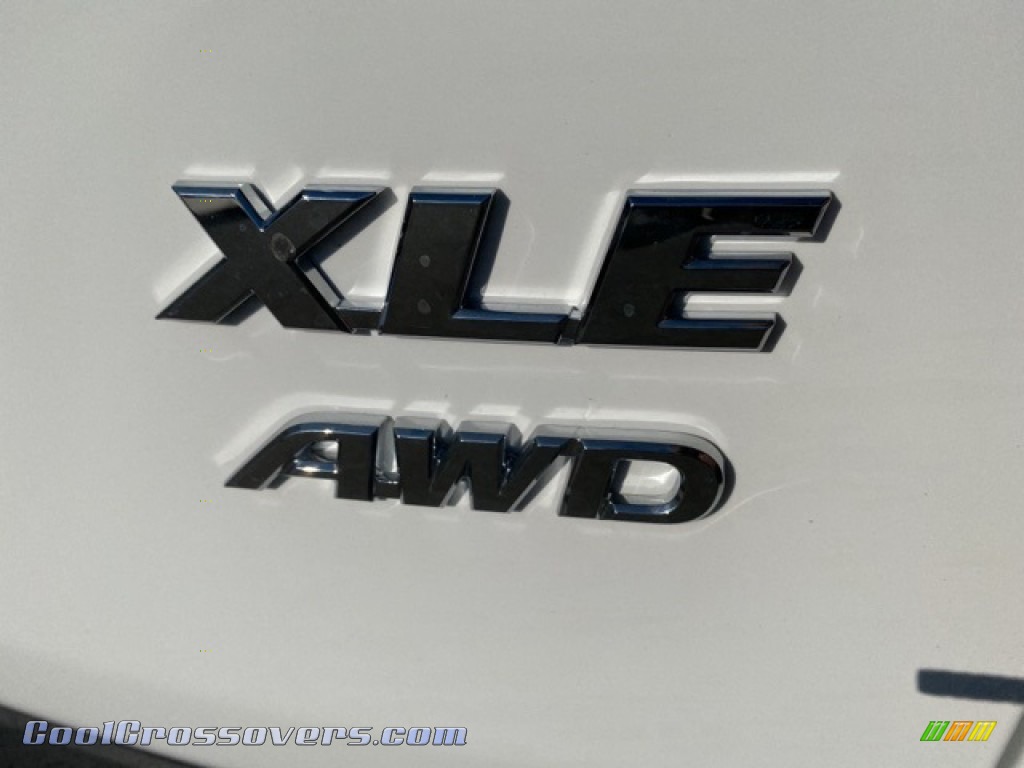 2021 RAV4 XLE AWD - Super White / Nutmeg photo #32