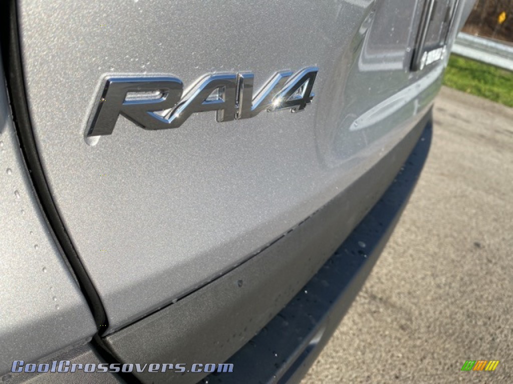 2021 RAV4 XLE AWD - Silver Sky Metallic / Black photo #31