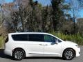 Chrysler Pacifica Hybrid Limited Luxury White Pearl photo #5