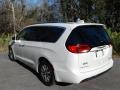 Chrysler Pacifica Hybrid Limited Luxury White Pearl photo #8