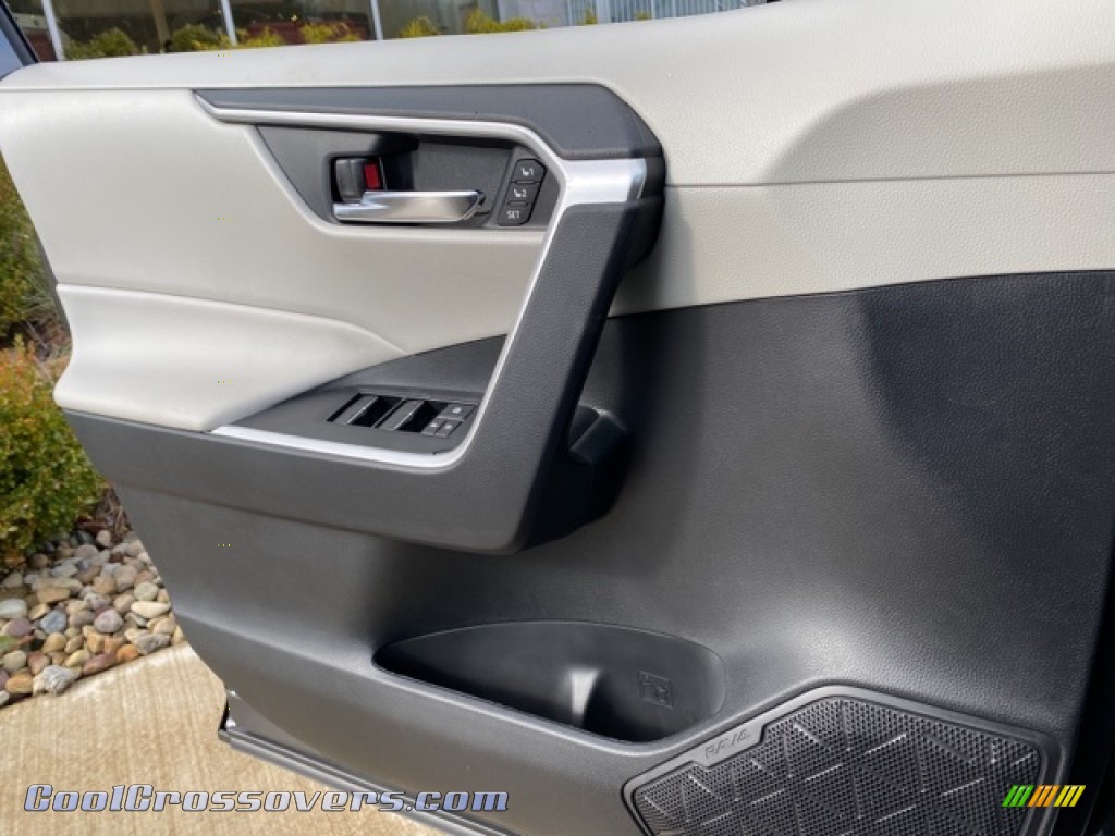2021 RAV4 XLE Premium AWD - Magnetic Gray Metallic / Light Gray photo #28