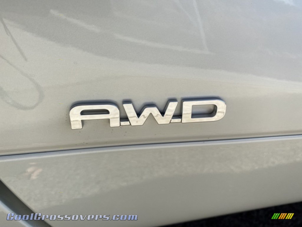 2021 Highlander Hybrid Platinum AWD - Blizzard White Pearl / Glazed Caramel photo #36