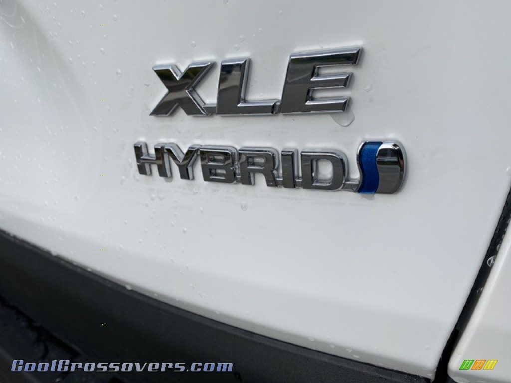 2021 RAV4 XLE AWD Hybrid - Super White / Light Gray photo #30