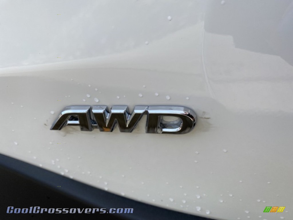2021 RAV4 XLE AWD Hybrid - Super White / Light Gray photo #32