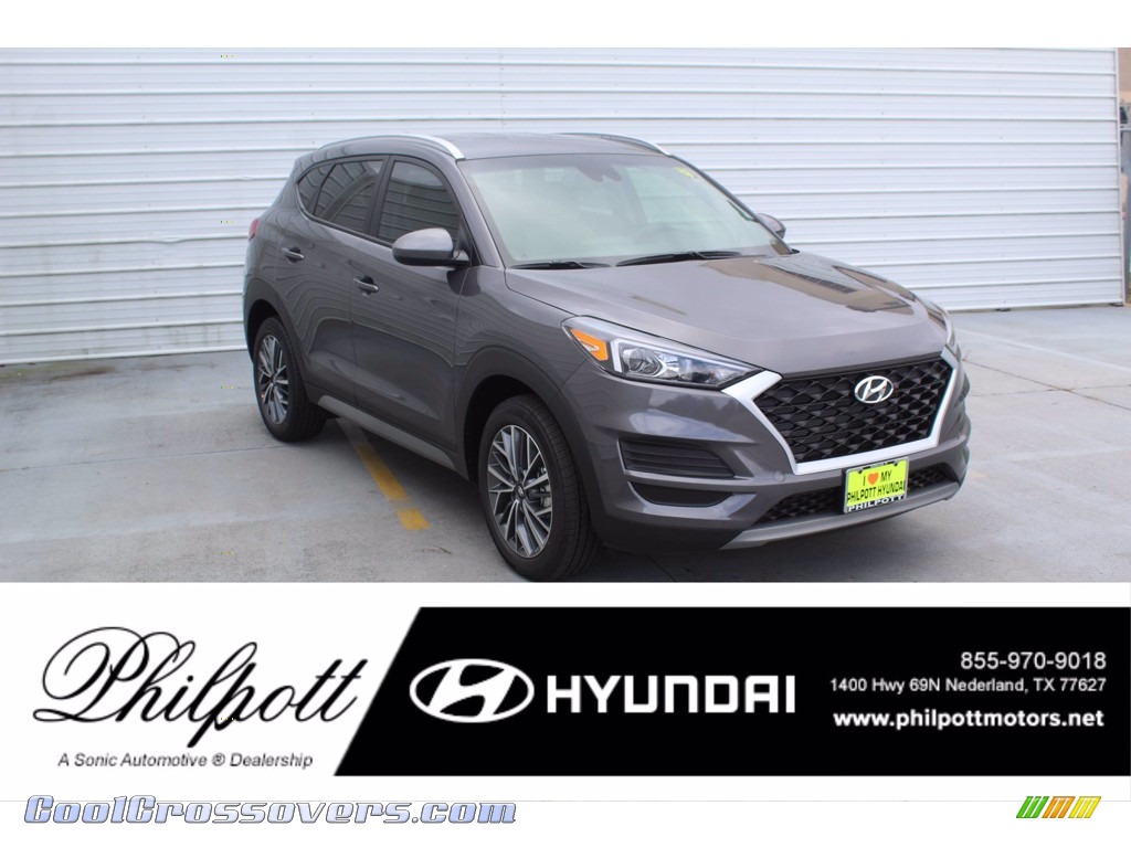 Magnetic Force / Gray Hyundai Tucson SEL