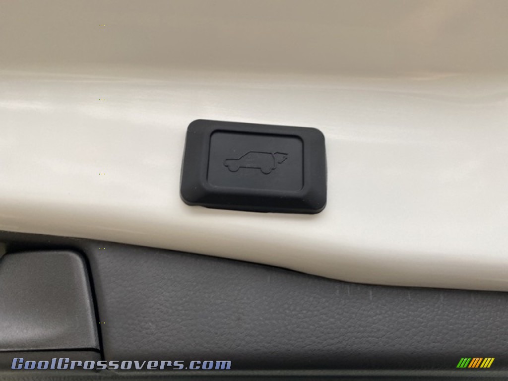 2021 RAV4 XLE Premium AWD - Super White / Black photo #27