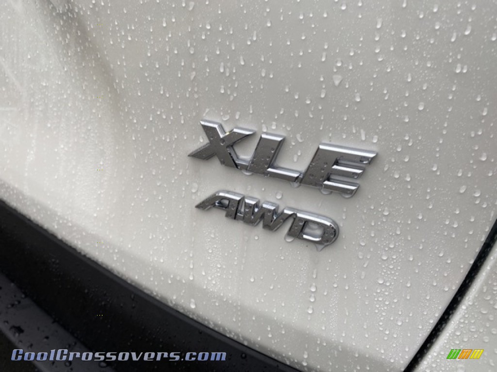 2021 RAV4 XLE Premium AWD - Super White / Black photo #28