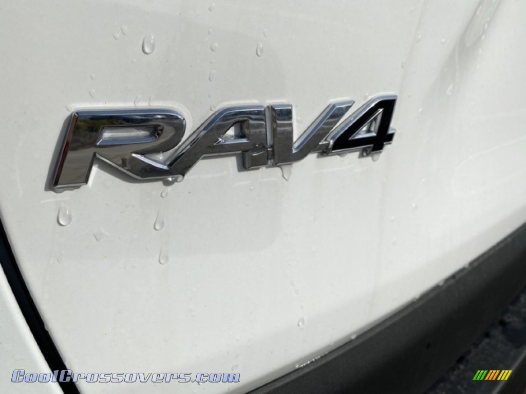 2021 RAV4 XLE AWD - Super White / Light Gray photo #24