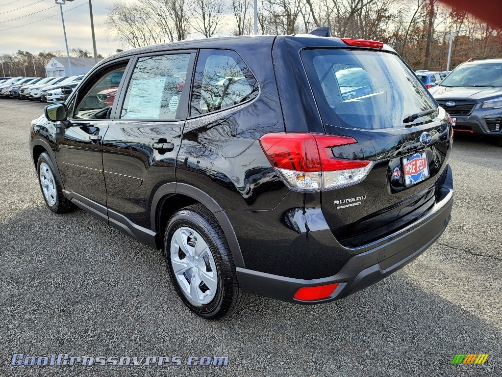 2021 Forester 2.5i - Crystal Black Silica / Gray photo #6