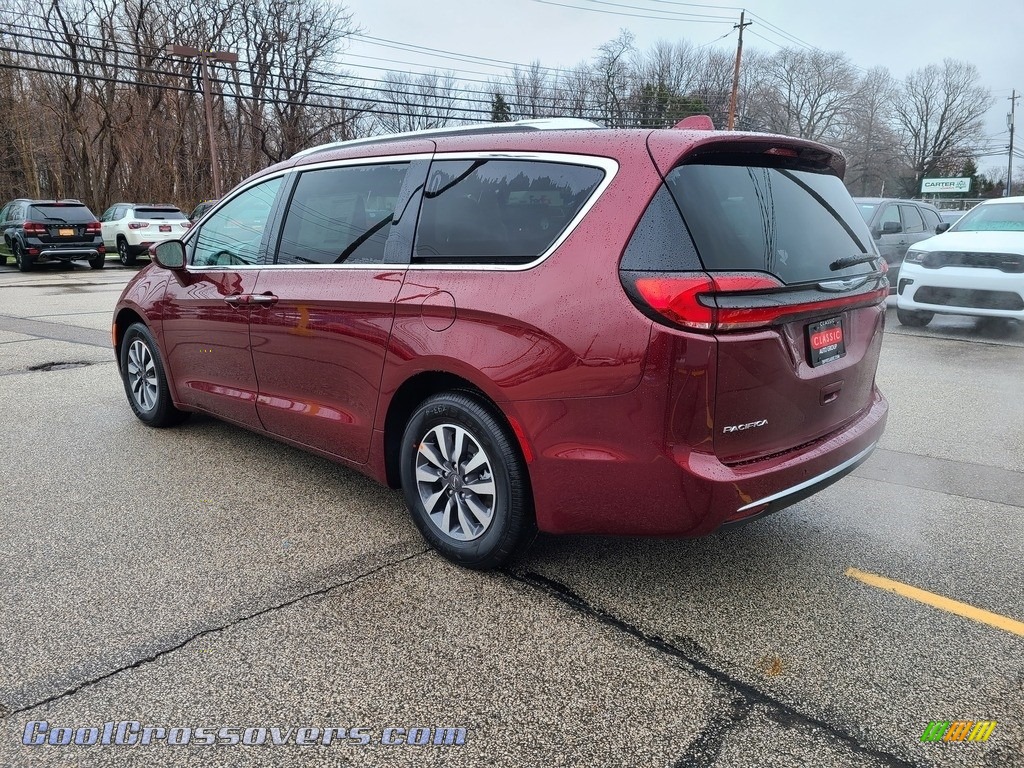 2021 Pacifica Touring L - Velvet Red Pearl / Black/Alloy photo #10