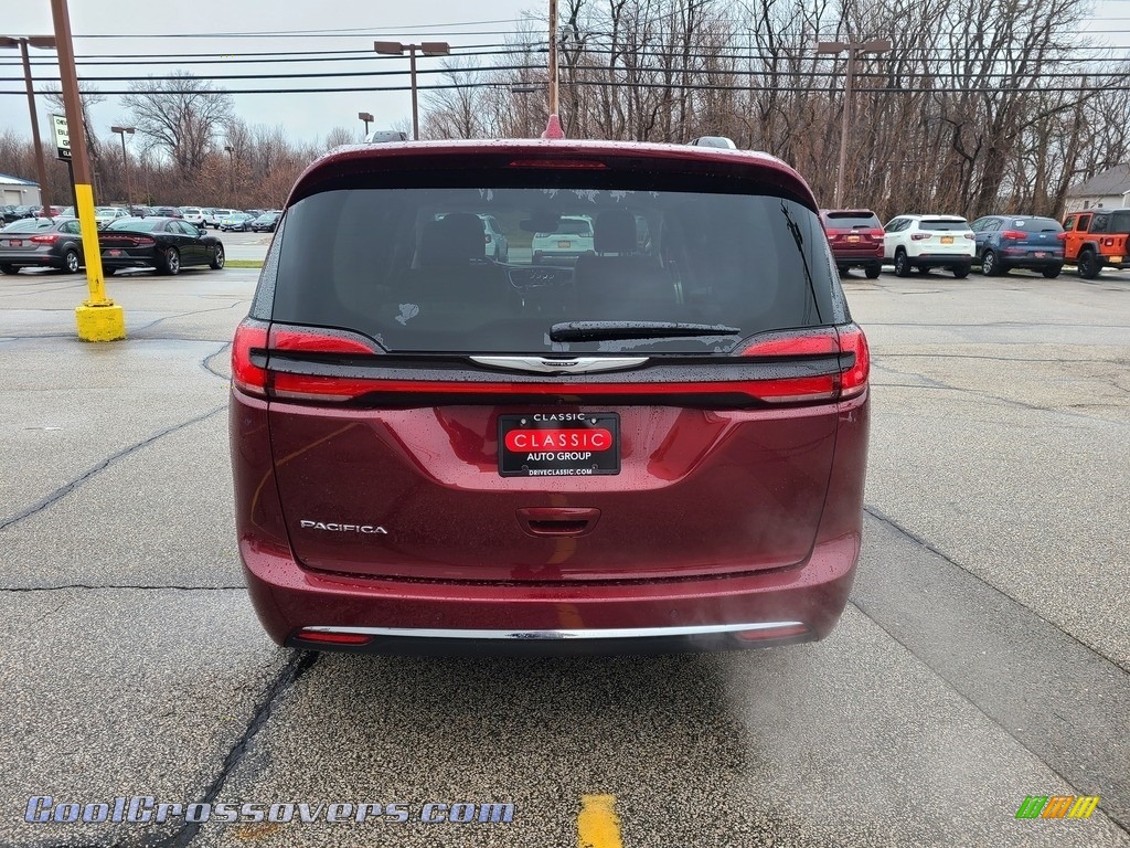 2021 Pacifica Touring L - Velvet Red Pearl / Black/Alloy photo #11