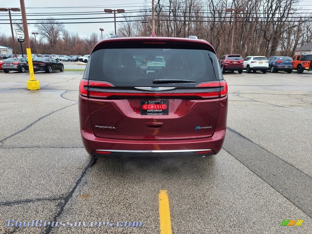 2021 Pacifica Hybrid Limited - Velvet Red Pearl / Black/Alloy photo #11