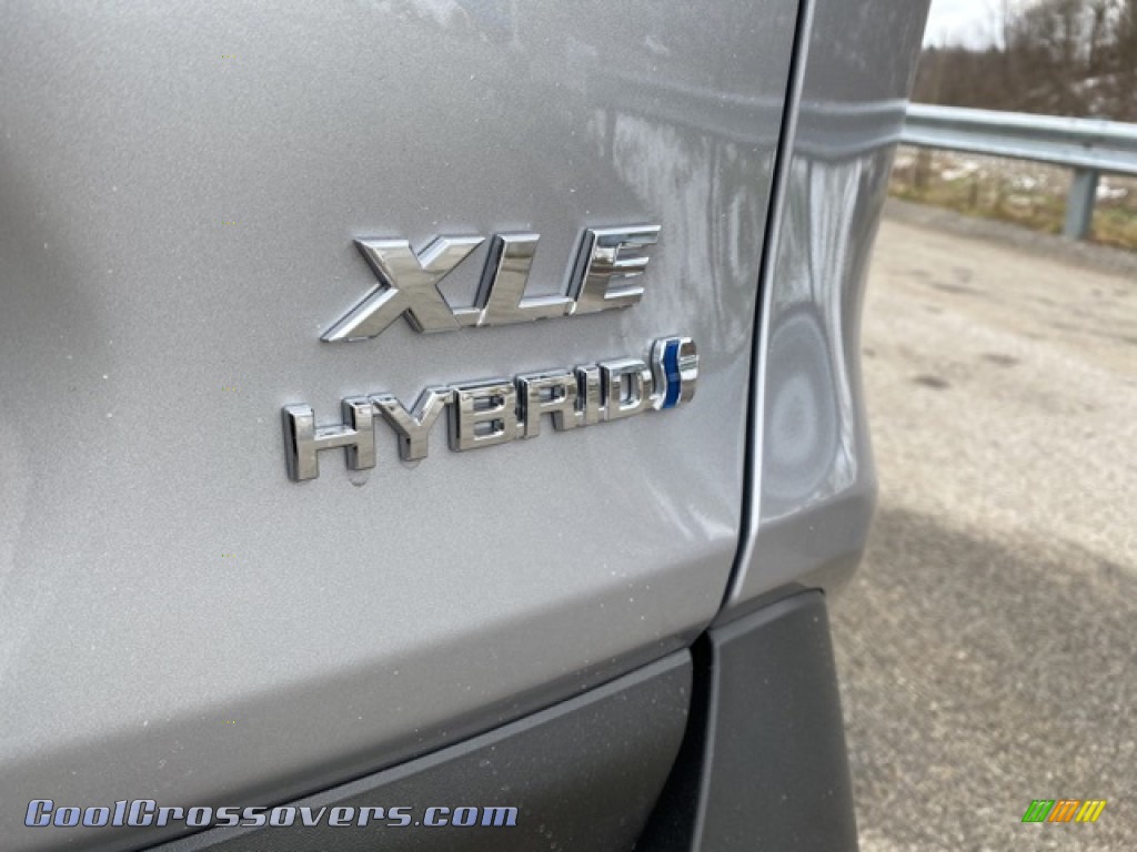 2021 RAV4 XLE AWD Hybrid - Silver Sky Metallic / Light Gray photo #23