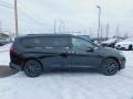 Chrysler Pacifica Hybrid Touring Brilliant Black Crystal Pearl photo #4
