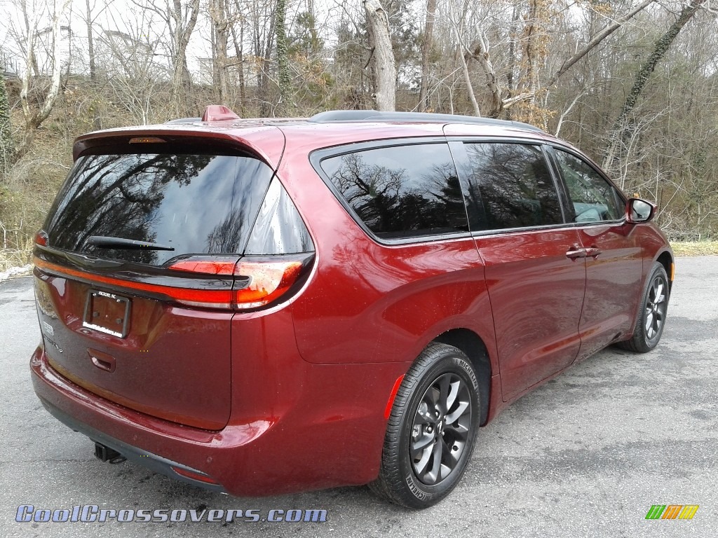 2021 Pacifica Touring - Velvet Red Pearl / Black photo #6