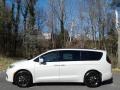 Chrysler Pacifica Touring L Luxury White Pearl photo #1