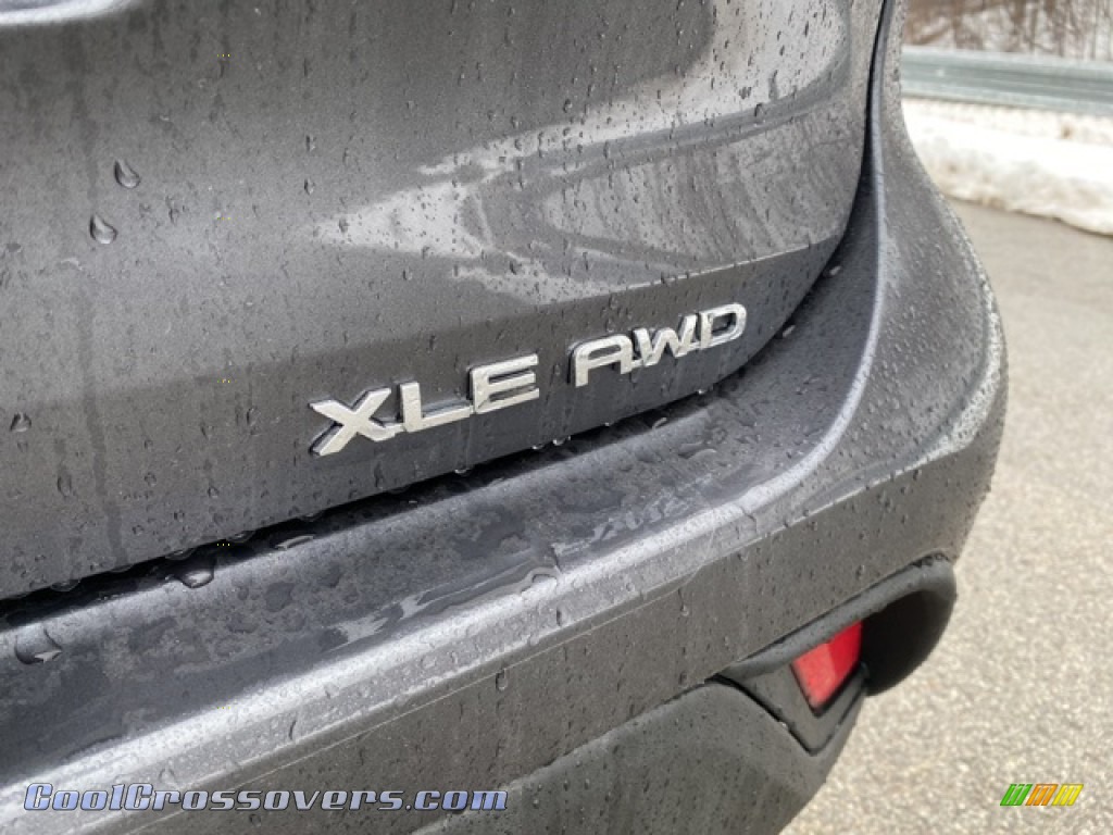 2021 Highlander XLE AWD - Magnetic Gray Metallic / Black photo #24