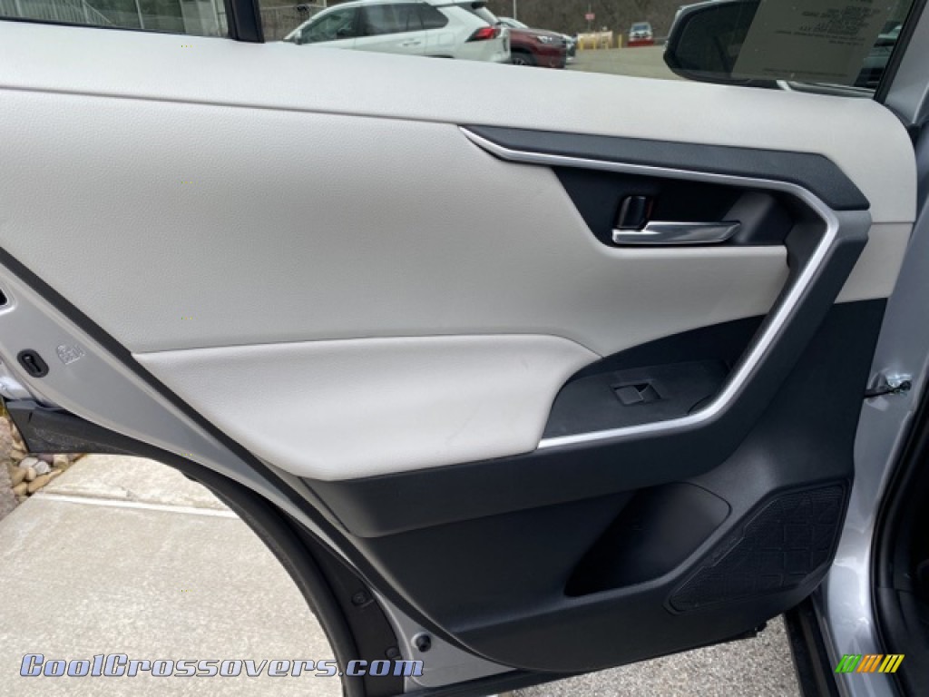 2021 RAV4 XLE Premium AWD - Silver Sky Metallic / Light Gray photo #28