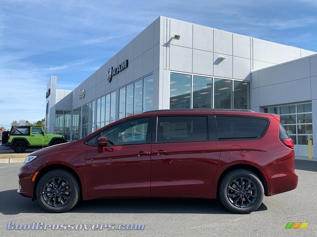 2021 Pacifica Touring L AWD - Velvet Red Pearl / Black photo #4