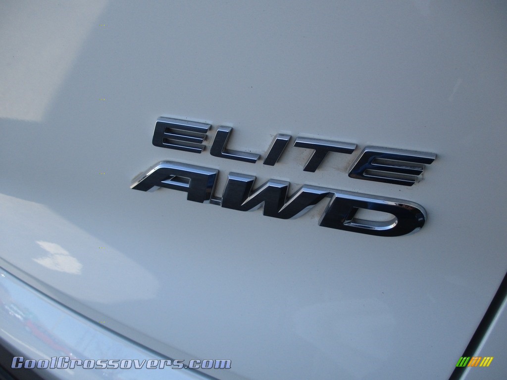 2017 Pilot Elite AWD - White Diamond Pearl / Beige photo #6